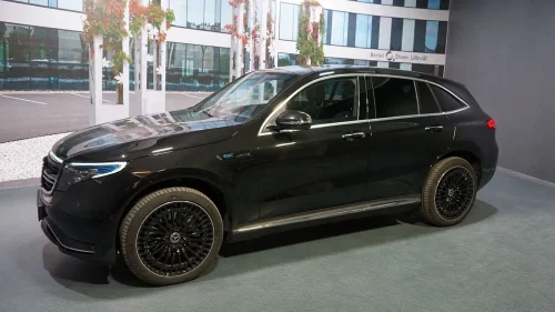 MERCEDES-BENZ EQC 400 4MATIC AMG - Premium plus - spesielt godt utstyrt