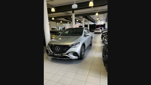 MERCEDES-BENZ EQE 500 4MATIC Bakhjulstyring | Burmester 3D | Panorama glasstak | AMG