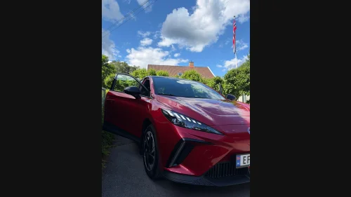MG MG 4 ELECTRIC MG4 Luxury Red Diamond