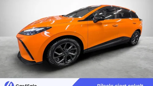 MG MG4 Electric 435km Luxury / 7-år Garanti / Pilot / LED / S+V/ 360kam
