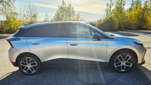 MG MG4 Electric Trophy Extended Range