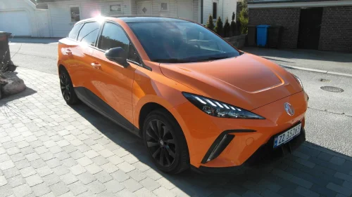 MG MG 4 ELECTRIC Luxury, 435km, servicer, s- og v-hjul