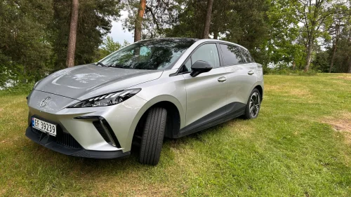 MG MG 4 ELECTRIC Luxury