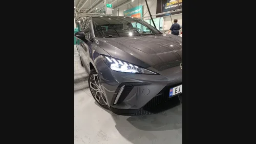 MG MG4 Electric Trophy Extended Range