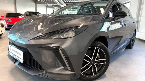 MG MG4 Electric 64kWh LUXURY / ADAPT CRUISE / 450 KM / 360 KAM /