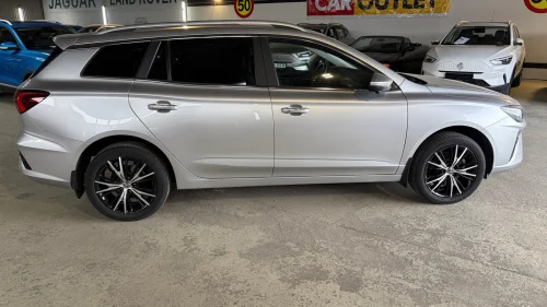 MG MG5 Electric 61KW 156HK LONG-RANGE LUXURY SKINN NAVI ACC PDC