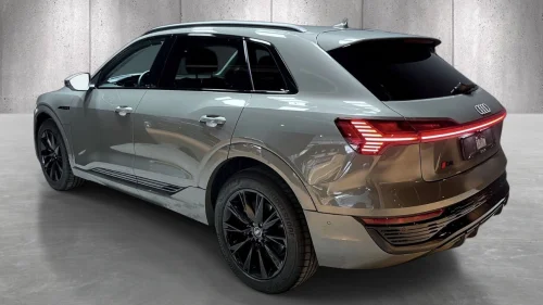 AUDI Q8 50 e-tron 50 S line Plus