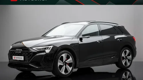 AUDI Q8 50 E TRON S-LINE BLACK EDITION HUD PANO MATRIX MEMORY KROK