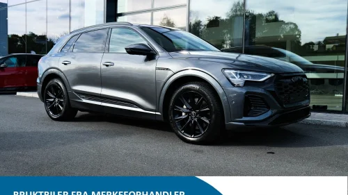 AUDI Q8 55 E TRON 55 s line plus - SortOptikk/HeadUp/H.feste/21"/360 +++