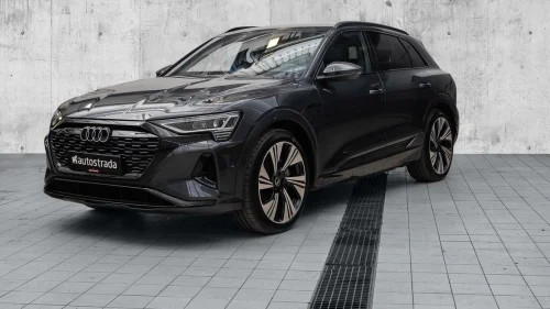 AUDI Q8 55 e-tron 55 quattro - 22" hjul|Sort optikk|Hengerfeste|ACC|++