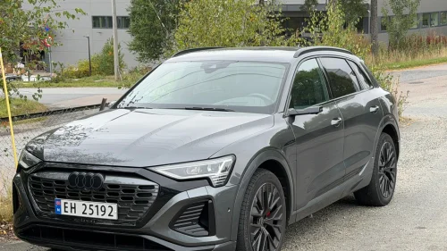 AUDI Q8 55 E TRON 55 S line Plus