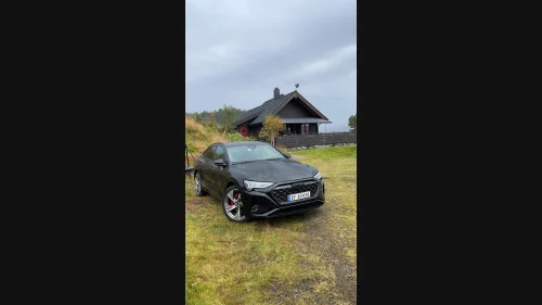 AUDI Q8 SPORTBACK 50 E TRON Sportback 50 S line Plus, HUD, B&O, Krok, Ambiente