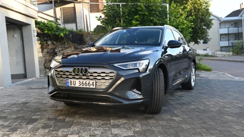 AUDI Q8 55 E TRON Audi Q8 e-tron | B&O lyd | Sportsseter | 360° kamera