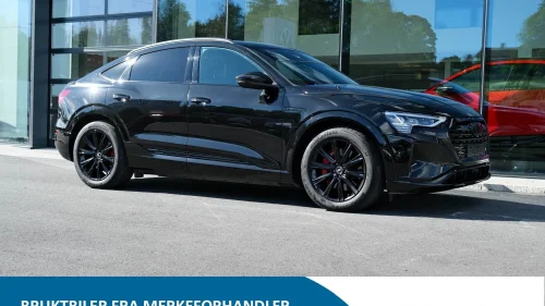 AUDI Q8 SPORTBACK 50 E TRON Sportback 50 advanced plus - SortOptikk/H.feste/Matrix