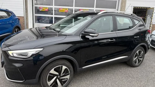 MG ZS EV 70KW 156HK LUXURY SKINN KLIMA NAVI PANORAMATAK