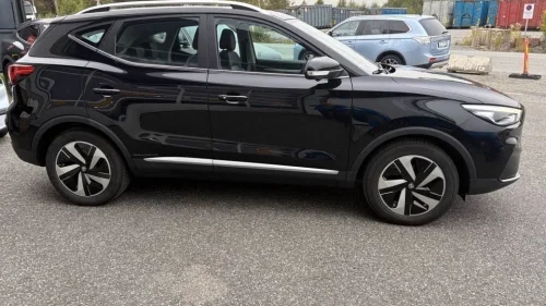 MG ZS EV 70KW 156HK LUXURY SKINN KLIMA NAVI PANORAMATAK