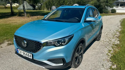 MG ZS EV LUXURY/PANO/SKINN/NY SERVICE