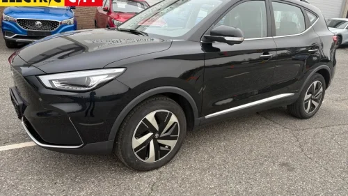 MG ZS EV 70KW 156HK LUXURY SKINN KLIMA NAVI PANORAMATAK