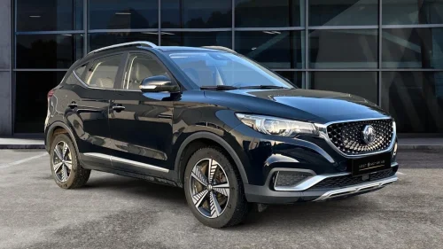 MG ZS EV Luxury / 263WLTP / ACC / Pano / R.kam / EU-27++