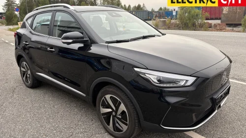 MG ZS EV 70KW 156HK LUXURY SKINN KLIMA NAVI PANORAMATAK