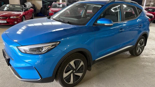 MG ZS EV 70KW 156HK LUXURY SKINN KLIMA NAVI PANORAMATAK