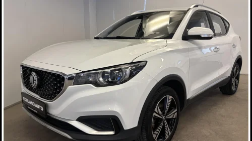 MG ZS EV Luxury MG Pilot 1eiers EU 05/28 Pano Skinn ACC BLIS +++