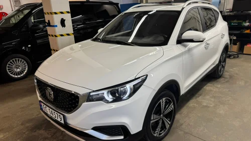 MG ZS EV Luxury/Skinn/Panorama/kamera/ 7 års garanti