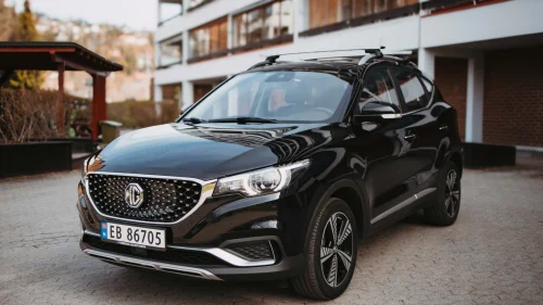 MG ZS EV Luxury, tectylbehandlet, vinterdekk og nybilgaranti