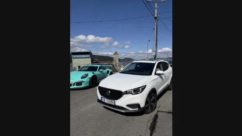 MG ZS EV 263km/Luxury/Panorama/Helskinn/R Kamera