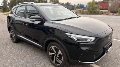 MG ZS EV 70KW 156HK LUXURY SKINN KLIMA NAVI PANORAMATAK
