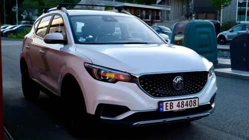 MG ZS EV Luxury/nybilgaranti/takstativ/understellsbehandlet/EU28