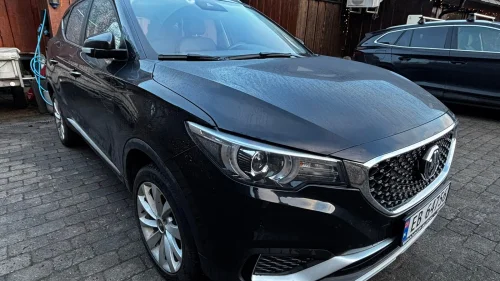 MG ZS EV Luxury/skinn/panoramatak/lav km