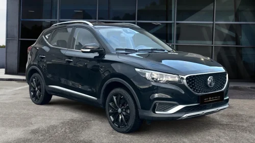 MG ZS EV Luxury / 263WLTP / ACC / Pano / Skinn / R.kam / EU-27++