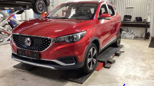 MG ZS EV Luxury Nybilgaranti/Stor Panorama/Luke/Skinn/263 WL