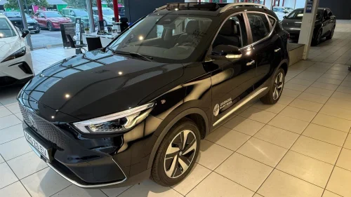 MG ZS EV LUXURY / SKINN / ADAPT CRUISE / 440km /++
