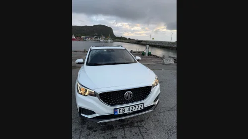 MG ZS EV Luxury, skinn, panoramatak, garanti, EU ok