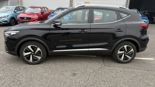 MG ZS EV 70KW 156HK LUXURY SKINN KLIMA NAVI PANORAMATAK