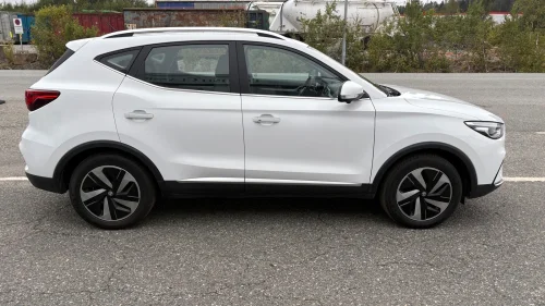 MG ZS EV 70KW 156HK LUXURY SKINN PANORAMATAK