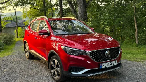 MG ZS EV Luxury Panorama, Skinn, Ryggekamera
