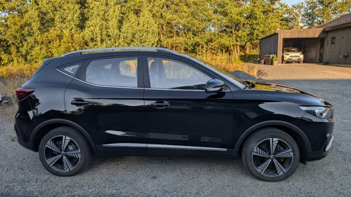 MG ZS EV Luxury edition