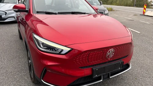 MG ZS EV 70KW 156HK LUXURY KLIMA NAVI PANORAMATAK
