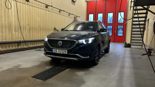 MG ZS EV Topputstyrt