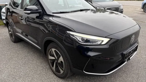 MG ZS EV 70KW 156HK LUXURY SKINN KLIMA NAVI PANORAMATAK