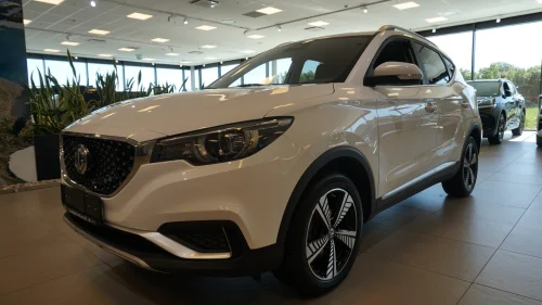 MG ZS EV Luxury / Panorama / Skinn / Norsk / 7-års garanti!