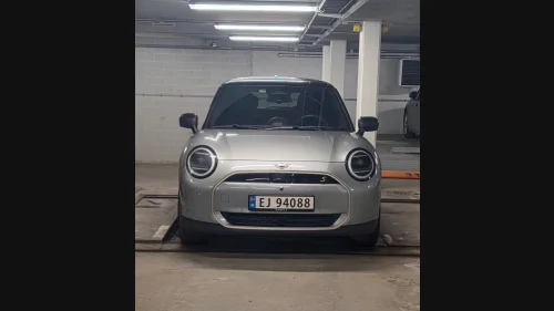 MINI Cooper SE SE Favoured Trim
