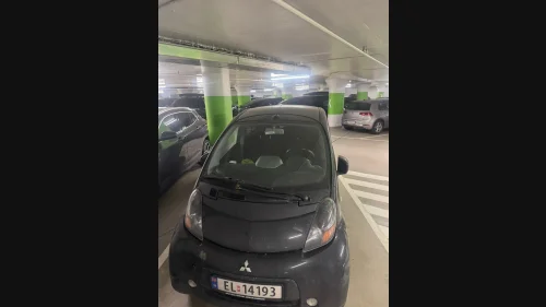 MITSUBISHI I-MIEV (to-tone lakk/ dekaler)