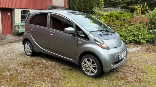 MITSUBISHI I-MIEV (to-tone lakk/ dekaler)