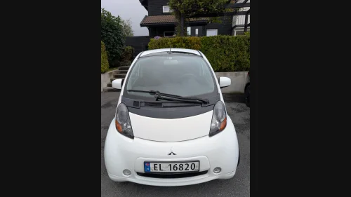 MITSUBISHI I-MIEV (to-tone lakk/ dekaler)