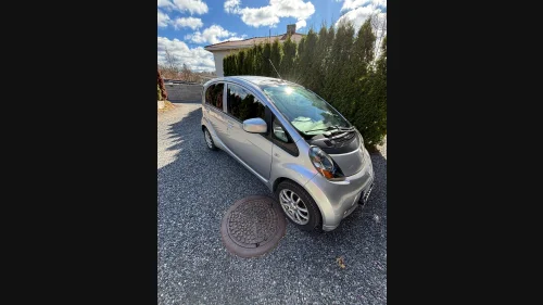 MITSUBISHI - Lav km | 2 sett dekk | Motorvarmer | Perfekt bybil