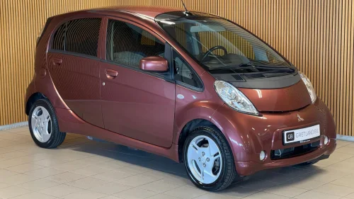MITSUBISHI I-MIEV Populær liten By bil /førstegangsbil / S/V dekk